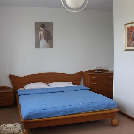 Dom Pod Czarnym Bocianem Apartment Tykocin Bilik gambar